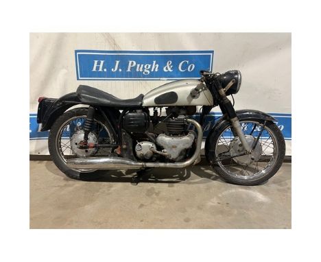 Norton Wideline Featherbed Dominator project. 1959. 500ccEngine turns over. MOT until 25.4.24.Reg. 285 XVY. V5