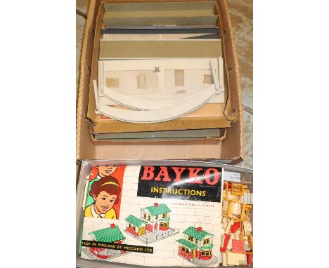 Bayko outfit No.14 complete with instruction book and a TTR OO gauge station platform and overroof 