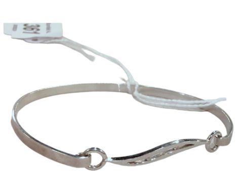 9 CARAT WHITE GOLD DIAMOND BANGLE 7.74G 