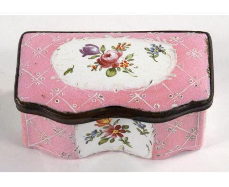 AN ENAMEL CONCAVE CENTRED BOX, PAINTED WITH PANELS OF FLOWERS ON A PINK AND WHITE DIAPER GROUND, 7CM W, 19TH C