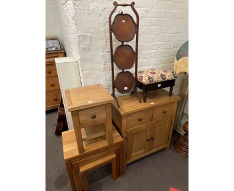 Oak two door side cabinet and matching lamp table, nest of three oak tables, mahogany three tier folding cakestand and box st