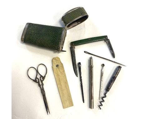 EARLY 19TH CENTURY DUTCH SILVER AND SHAGREEN ETUI, the case with spring cover, opening to reveal a complement of implements i