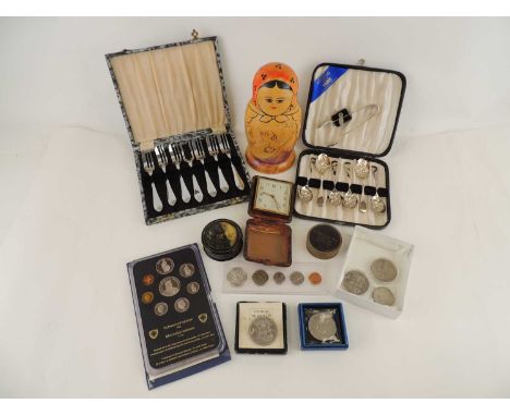 SMALL ASSORTMENT OF COINS including two Festival of Britain crowns, USA Liberty dollar and half dollar, also TRAVELLING CLOCK