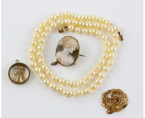 A mixed group of jewellery, including St. Christopher pendant, 2.2 x 1.8cm, twisted link bracelet, 24cm in length, ring clip,