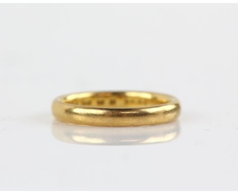 Gold wedding band, in 22 ct yellow gold, ring size J22ct gross weight 3.2 grams