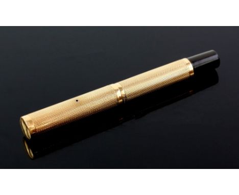 1930's Gold fountain pen, 14 ct nib, engine turned case, in 9 ct yellow gold hallmarked BirminghamGross weight 11.6 gramsmiss