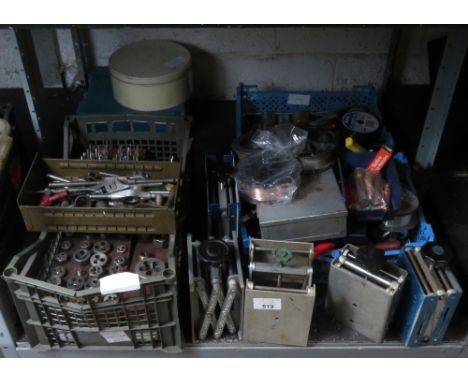 SHELF OF ASSORTED TOOLS INCLUDING TAPS, DIES &amp; PRESS CLAMPS