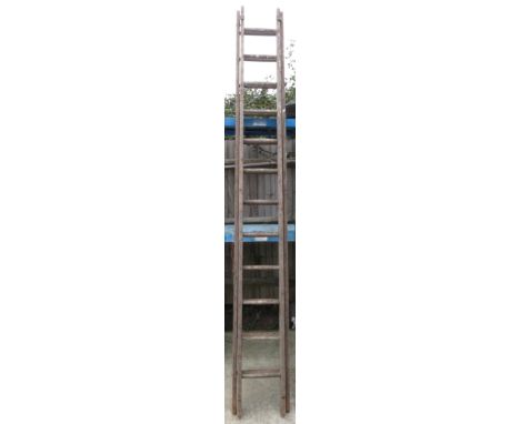 WOODEN EXTENDING LADDER
