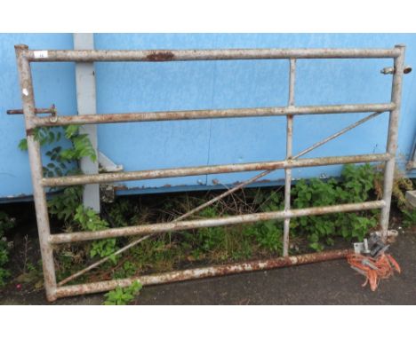 5 BAR SHORT GATE WITH VARIOUS PINTELS
