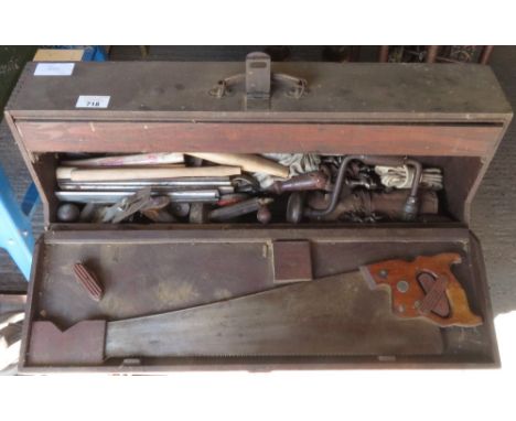WOODEN CARPENTERS BOX COMPLETE WITH AN ASSORTMENT OF TOOLS