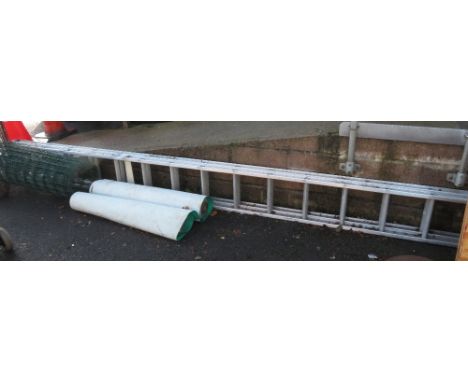 ALUMINIUM EXTENDING LADDER