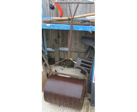 GARDEN ROLLER