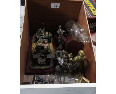BOX OF COLLECTABLES INCLUDING CHINA TRACTION ENGINE &amp; OTHER ORNAMENTS