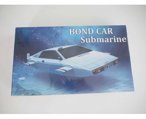 JAMES BOND: THE SPY WHO LOVED ME (1977) - A Fujimi 1:24 scale plastic kit of the Lotus Esprit submarine used in this film by 