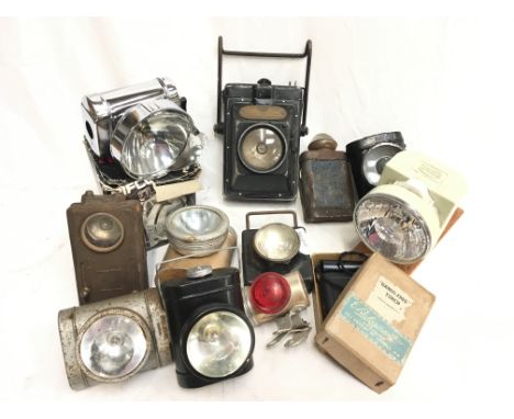 Selection of electric torches/ lamps by Pifco and others, includes Smiths 'The Wootton Lantern' Police flashlight. (12)