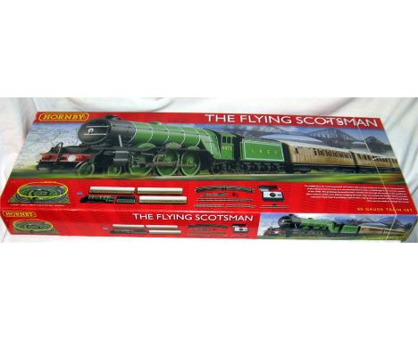 HORNBY R1167 'The Flying Scotsman' Ready to Run Train Set comprising a LNER Green Class A1 4-6-2 'Flying Scotsman' # 4472 -DC