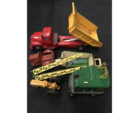 Mettoy (England) pressed steel Tipper Truck, length 47cm. Together with a Marx Lumar Crane, ERTL Tractor and heavy metal truc