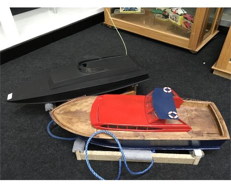 Wooden Cabin Cruiser model for remote control, length 72cm. Together with a wooden speedboat model, length72cm. Both require 