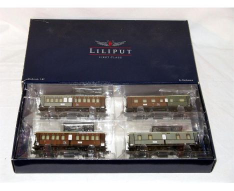 TRIX HO 2 x Old Time 4 wheel Coach Packs - 31353 Bavarian Passenger Train Pack comprising 3 x compartment Cars and Baggage Ca