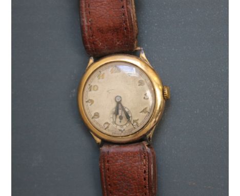 A VINTAGE 9 CARAT GOLD MANUAL WIND WRIST WATCH, Dia 3.25 cm