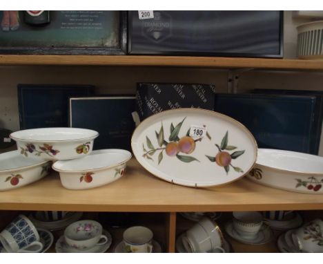 4 boxed Royal Worcester 'Evesham' oval dishes and a shallow oval dish
