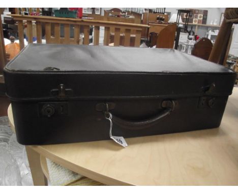 A good vintage suitcase