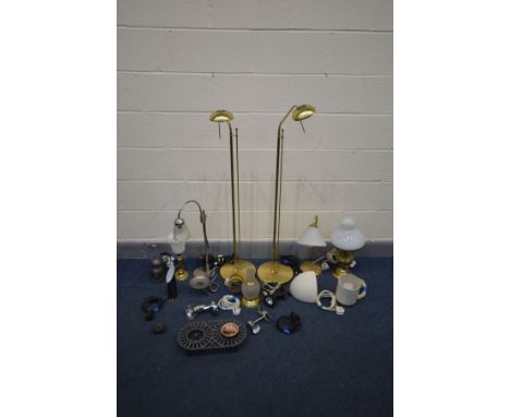 A QUANTITY OF LIGHTING, to include two adjustable brassed floor lights, and various other table/desk lamps (15+)