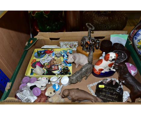 A BOX AND LOOSE ORNAMENTS AND SUNDRY ITEMS, ETC, to include Royal Doulton Persian cat stalking DA159, Aynsley common seal and