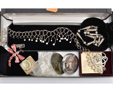 A SELECTION OF SILVER AND WHITE METAL ITEMS, to include a silver necklace, designed with cone shell shaped links interspaced 