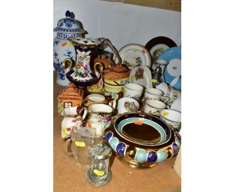 A GROUP OF CERAMICS AND GLASS to include Colclough tea service (six tea cups, saucers and side plates, one cake plate, milk a