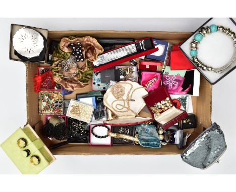 A BOX OF ASSORTED COSTUME JEWELLERY AND ITEMS, to include various brooches, costume necklaces, bracelets, earrings, rings, ba