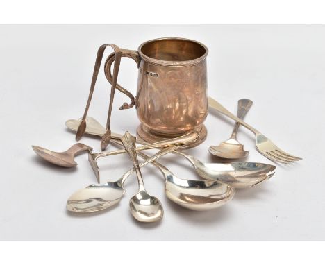 A PARCEL OF SILVER ITEMS, to include a small tankard, plain design to a pedestal base and plain handle with thumb rest, hallm