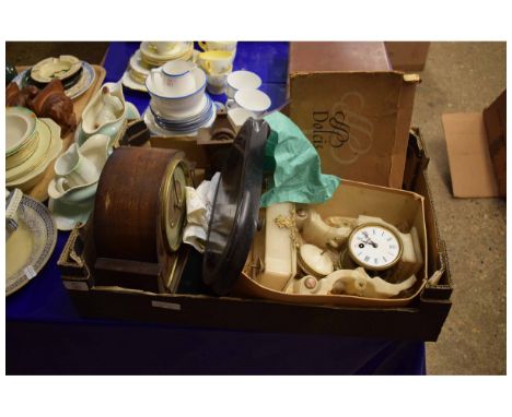 BOX CONTAINING AN ALABASTER FRENCH MANTEL CLOCK (A/F) TOGETHER WITH AN EBONISED SOCLE, A MID-20TH CENTURY SMITHS MANTEL CLOCK