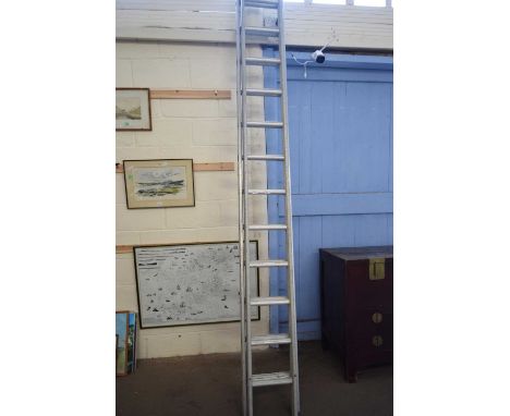 ALUMINIUM DOUBLE LADDER