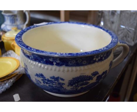 MIXED LOT:  COPELAND SPODE TOWER PATTERN CHAMBER POT TOGETHER WITH A QUANTITY OF CARLTON OVEN WARE, COVERED SOUP DISHES