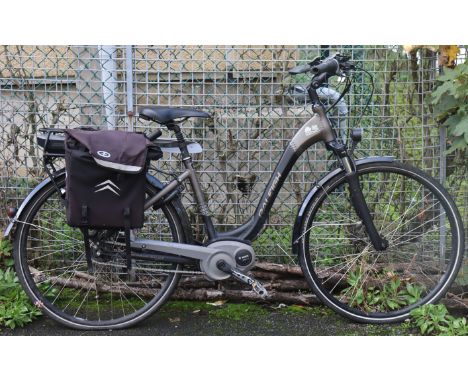 A Raleigh Motus low step electric power-assisted bicycle with a Bosch “400” powerpack (2017 model).