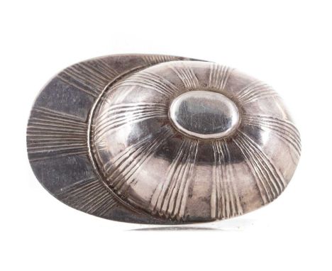 HORSE RACING INTEREST, SILVER CADDY SPOON 20TH CENTURY modelled in the form of a jockey's cap, stamped 925 Sterling 5.5cm lon