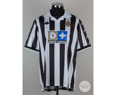 Filippo Inzaghi black and white No.9 Juventus short-sleeved shirt, 1999-2000, Kappa, l, with v-neck collar and embroidered ba