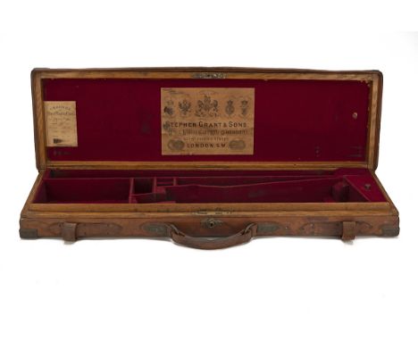 STEPHEN GRANT &amp; SONS A BRASS-CORNERED OAK AND LEATHER SINGLE GUNCASE, fitted for 27in. barrels (could adapt to 30in.), th