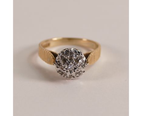 9ct gold diamond cluster ring, size M, 3.1g.