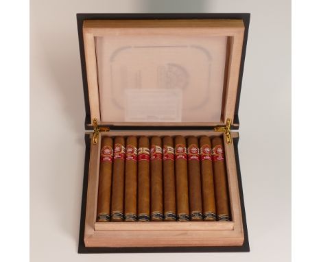 One book of 20 Cigars H. Upmann Super Magnum Coleccion Habanos Edicion 2020, (56 ring gauge x length 180mm) both outer and in