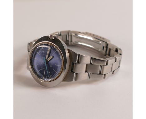 Omega Geneve Dynamic ladies larger size mechanical wrist watch on stainless steel bracelet.  Case 30mm wide excluding button.