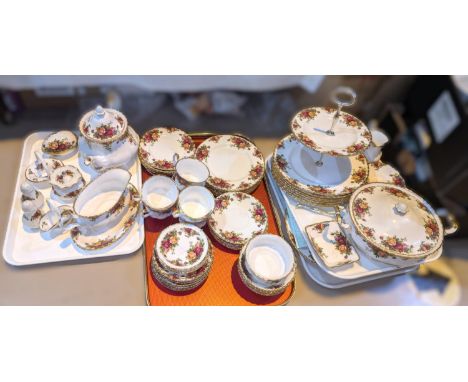 Royal Albert Old Country Roses part dinner and tea service of approx. 60 pieces, comprising teapot, tureen, gravy boat, cake 