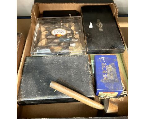 A boxed Mercer plunge dial gauge, a 4"-5" micrometer by Moore &amp; Wright ... and a pair of digital calipers; a multi craft 