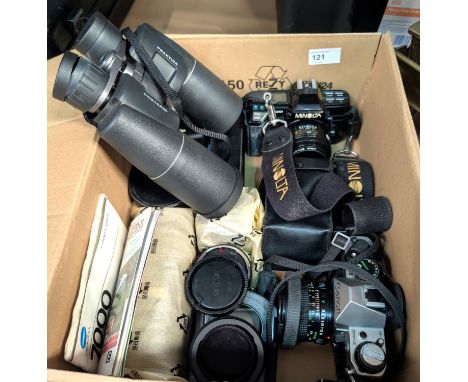 A Canon vintage camera, a vintage Minolta camera, accessories, a pair of Praktica, Pentagon binoculars etc.