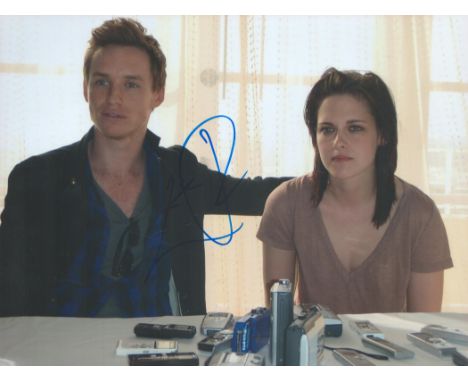 Eddie Redmayne signed 10x8 colour photo. Edward John David Redmayne OBE (born 6 January 1982) is an English actor. Known for 