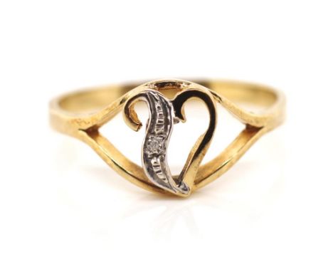 9ct yellow gold and diamond "V" ring marked 375. Approx weight 1.4 grams, ring size O-P