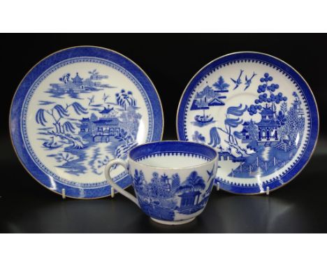 Large Minton blue &amp; white breakfast cup &amp; saucer pattern: Willow, together with a blue &amp; white Spode "willow patt