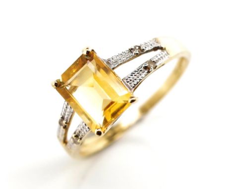 Citrine and diamond set 10ct yellow gold ring marked 10k. Approx citrine 6mm x 8mm rectangular cut. Weight 1.7 grams, ring si