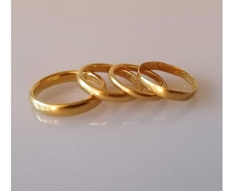Four 22ct yellow gold wedding bands, sizes O (4mm), K, I, L1/2, all hallmarked, 13.75g (4)